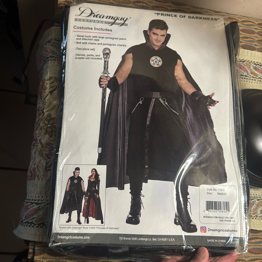 NWT MEN’s Prince of Darkness Costume size MEDIUM
